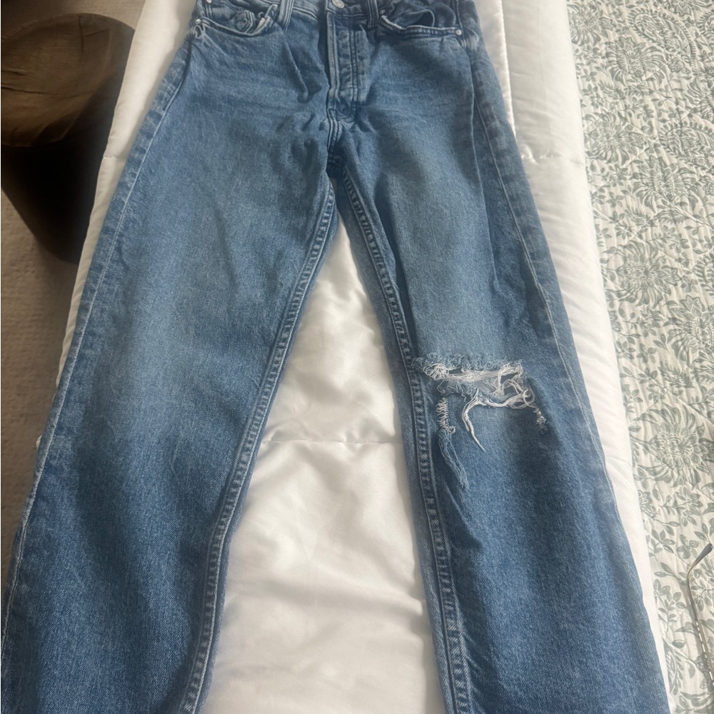 MOTHER The Tomcat Jeans with Distressed features